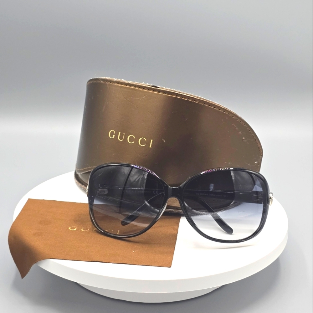 GUCCI HEART SUNGLASSES